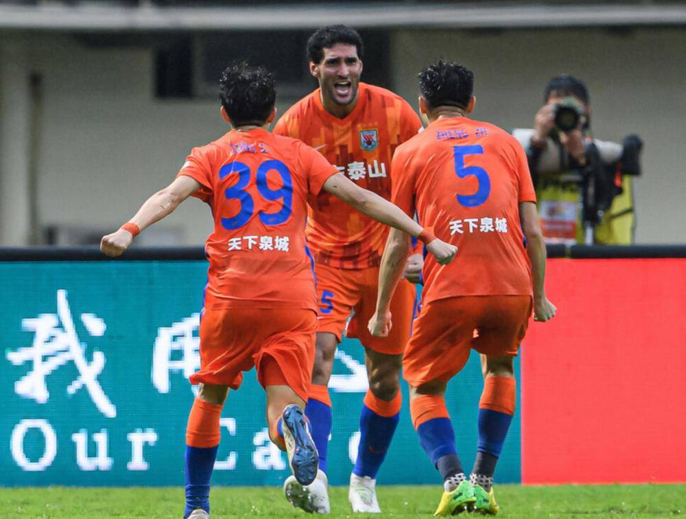 中超戰(zhàn)報(bào)：山東泰山1-0廣州隊(duì)，費(fèi)萊尼獻(xiàn)絕殺