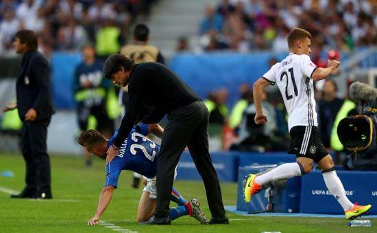 欧洲杯赛事回顾：德国7-6淘汰意大利，进入半决赛