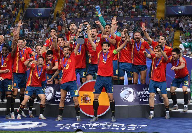 欧洲杯2012年赛事回顾：西班牙点杀葡萄牙进决赛