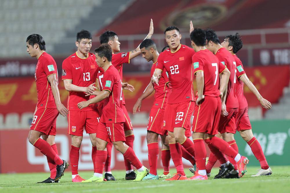 中国5-0屠杀马尔代夫，国足开局破门再冲晋级