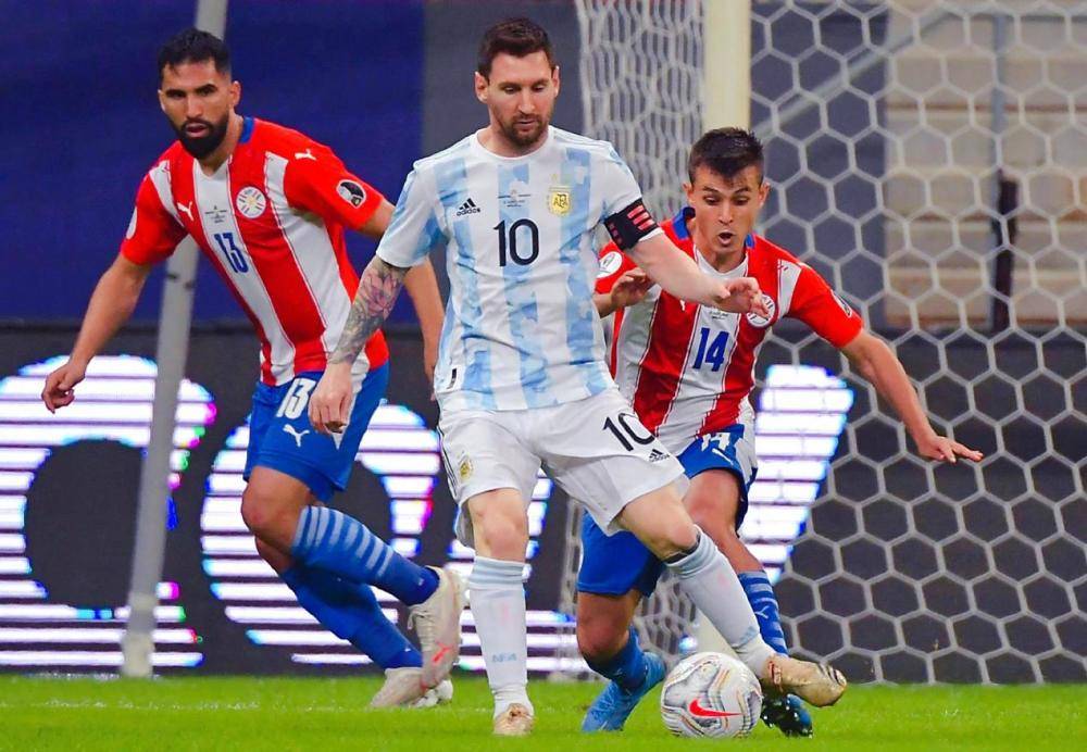 美洲杯前瞻：智利VS巴拉圭，智利奋勇前进，巴拉圭防强攻弱