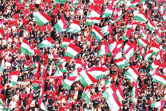 疫情下的欧洲杯，匈牙利球场可以坐满球迷