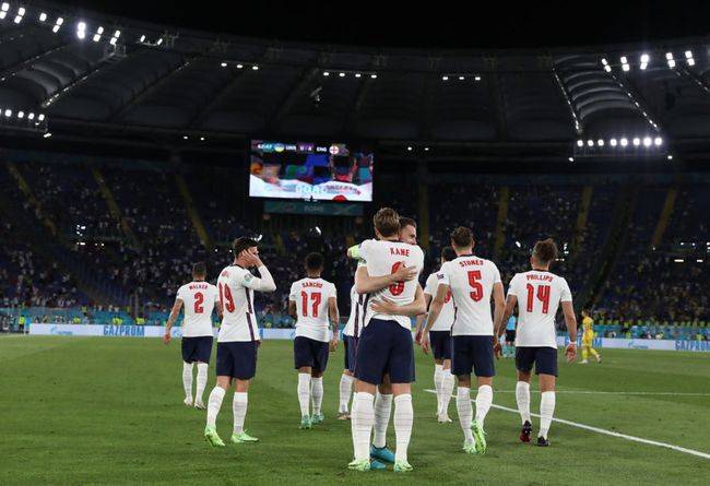 歐洲杯賽后：英格蘭4-0狂勝烏克蘭，英格蘭25年久違的4強
