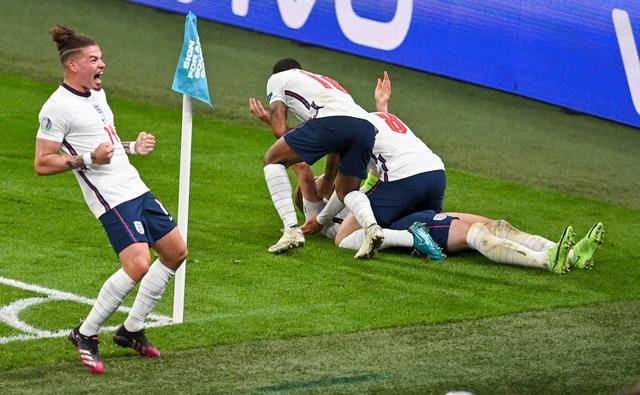 欧洲杯赛后:英格兰2:1丹麦,英格兰首次进入欧洲杯决赛