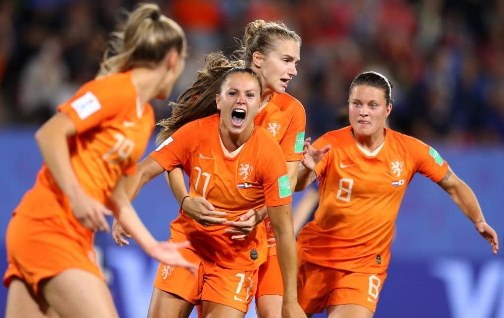 奥运女足：荷兰女足VS巴西女足，全力出线，谁能再次大胜而归