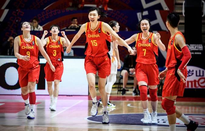 中国女篮以76:74战胜了澳大利亚女篮