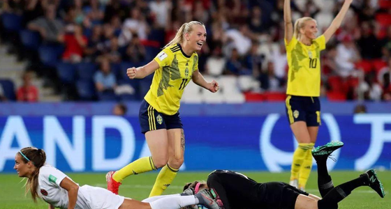 奥运女足：瑞典女足VS加拿大女足，冠军争夺战谁能问鼎