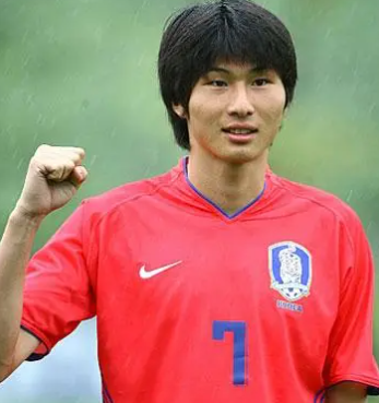 釜山偶像队长姜敏寿K联赛出场次数达到400场