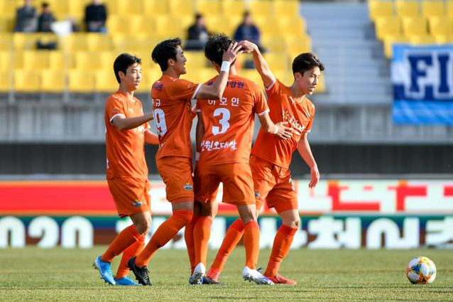 韩K联战报;水原FC1-0江原FC，维尔德维克致胜进球