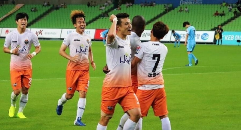 韓K聯(lián)戰(zhàn)報：水原三星3-2江原FC，主隊破除11場不勝記錄