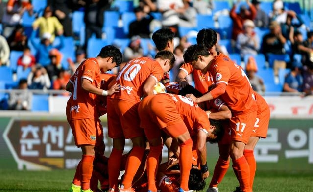 韓K聯(lián)戰(zhàn)報(bào)：水原三星3-2江原FC，主隊(duì)破除11場不勝記錄