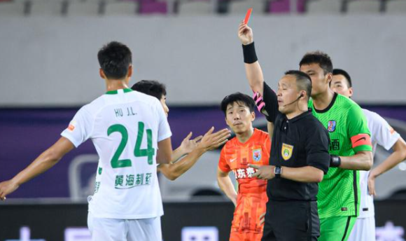 2021中甲联赛，中国足协公布了两张违纪罚单是什么原因？