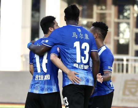 武汉三镇在中甲联赛第三阶段中取得了八连胜，准备好冲超