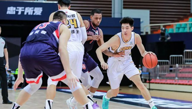 CBA战报：广厦93-67广州，广厦大比分拿下广州迎四连胜