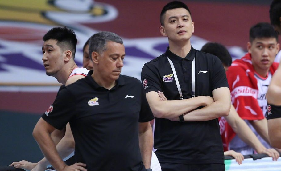 2021-2022赛季CBA常规赛，CBA最帅主教练杨鸣