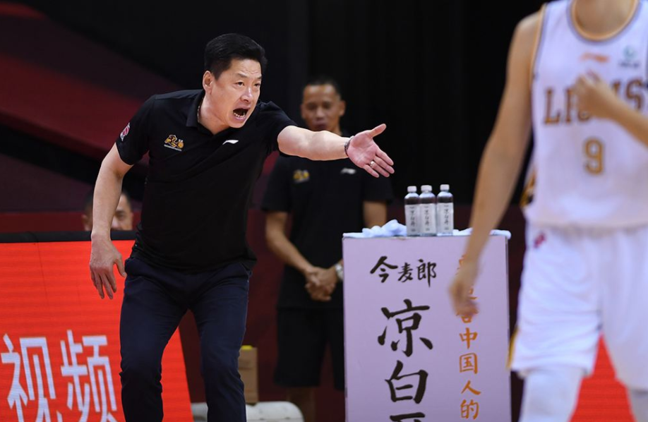 中国的“波波维奇”，国内顶尖篮球主教练李春江