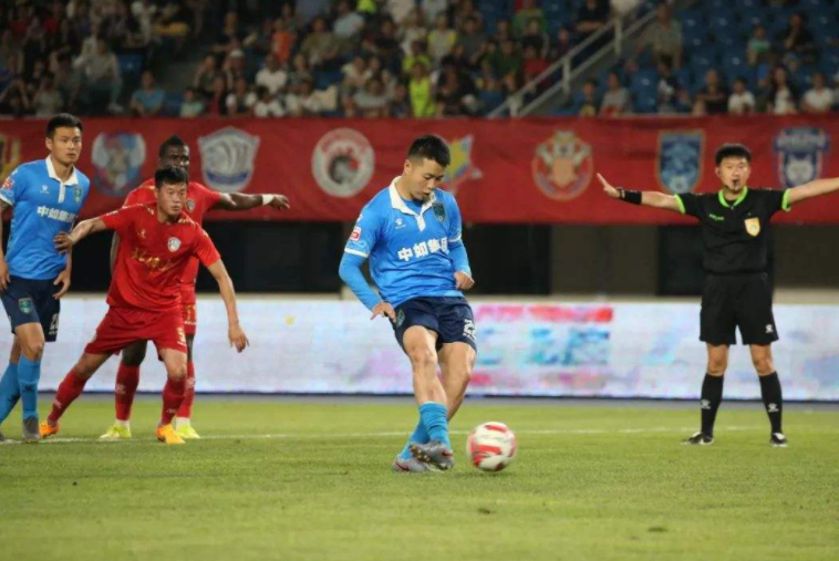 <a href='https://www.junhuilaowu.com/news/tag/1074107/p/1.html' style='color: blue;'>2019赛季中甲联赛</a>8月最佳球员候选