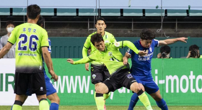 亚洲足球联赛中，韩k联只有10人拿顶薪