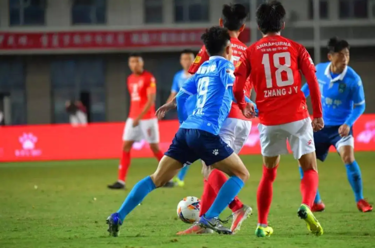 <a href='https://www.junhuilaowu.com/news/tag/1074078/p/1.html' style='color: blue;'>2018赛季中甲联赛</a>最佳阵容