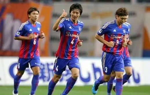 横滨水手在主场以2-1击败FC东京