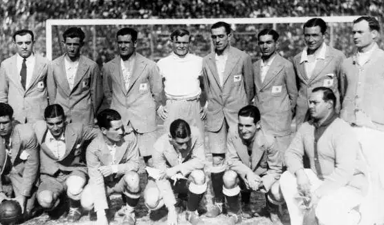 1930年东道主乌拉圭击败劲敌夺得世界杯冠军