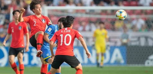 东亚杯直播：日本vs韩国，两队实力强劲