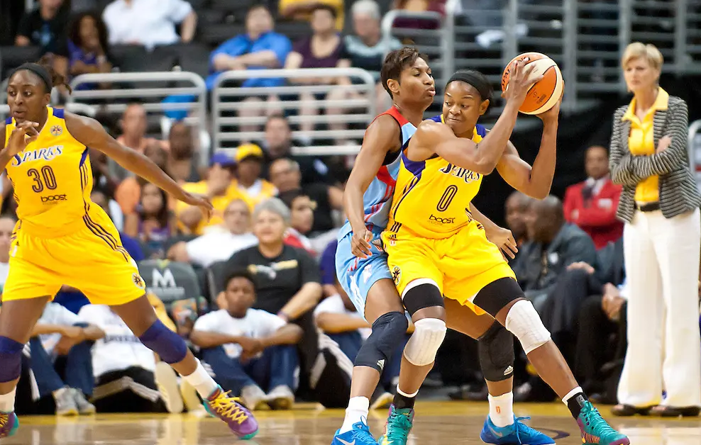 WNBA分析： <a href='https://www.baiyaad.com/news/tag/1101266/p/1.html' style='color: blue;'>亚特兰大梦想</a>vs<a href='https://www.baiyaad.com/news/tag/1102105/p/1.html' style='color: blue;'>洛杉矶火花</a>，两队势均力敌