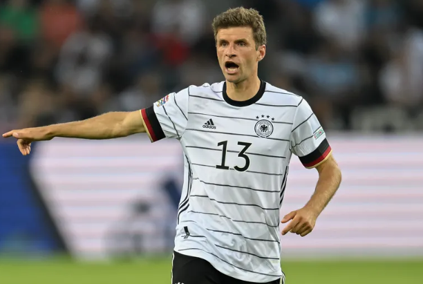 德国队为2022年世界杯设计的新主场球衣