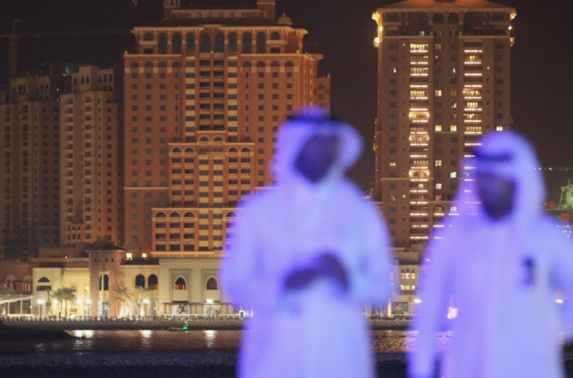 卡塔尔如何赢得<a href='https://www.dora-dosun.com/news/tag/1068845.html' style='color: blue;'>2022年世界杯</a>主办权