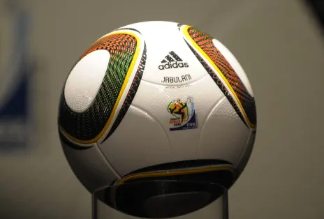 2010年南非世界杯官方歌曲，2010年南非世界杯比赛用球
