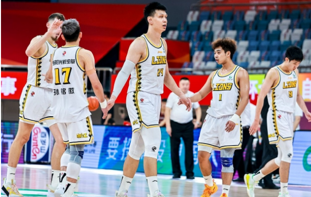 CBA：广厦男篮123-90大胜山西男篮，孙铭徽13+15