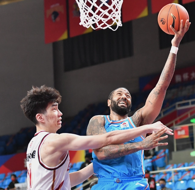 CBA回顾：山东男篮97-79宁波男篮，陶汉林吉伦沃特21分