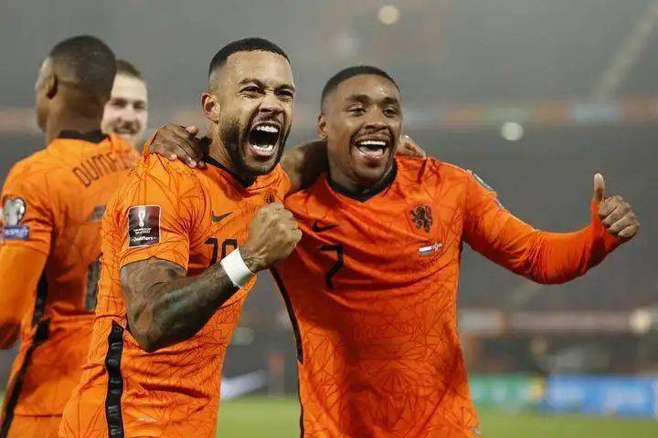 塞内加尔vs荷兰首发：扬森、贝尔温首发出任双箭头