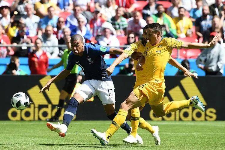 世界杯前瞻：法国2-0澳大利亚，高卢雄鸡已然伤不起