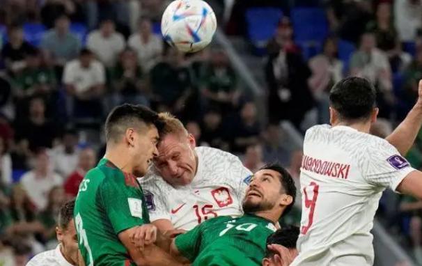 墨西哥0:0波兰，世界杯小组赛波兰莱万错失点球闷平