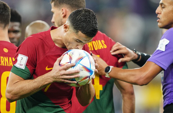 為什麼克羅地亞球迷在世界杯上戴水球帽？