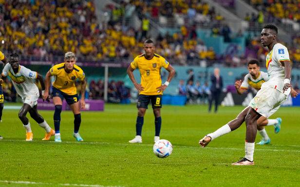 世界杯战报：厄瓜多尔1-2塞内加尔无缘出线，库利巴利建功