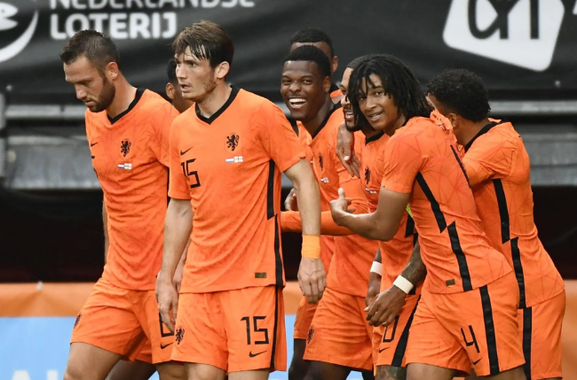 荷兰战胜美国赛后数据统计和球员评分