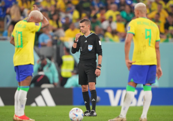 巴西4:1韩国，巴西进入世界杯八强