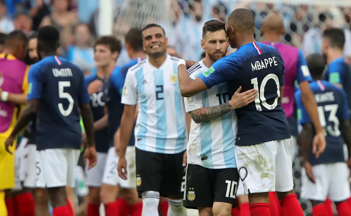 阿根廷vs法国，梅西能否举起<a href='https://www.dora-dosun.com/news/tag/1099382.html' style='color: blue;'>世界杯冠军奖杯</a>