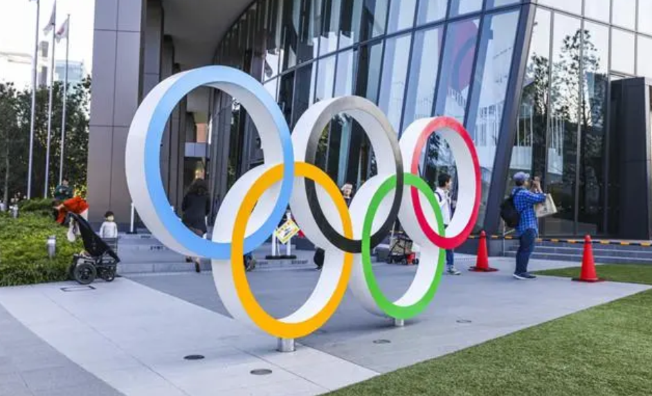 奥林匹克会旗五环的设计者是谁?五环的设计者叫什么?