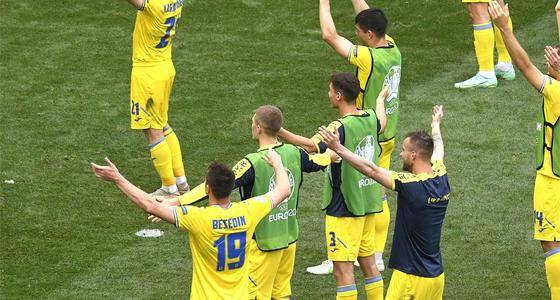 乌克兰足球在世界排名比国足高吗？