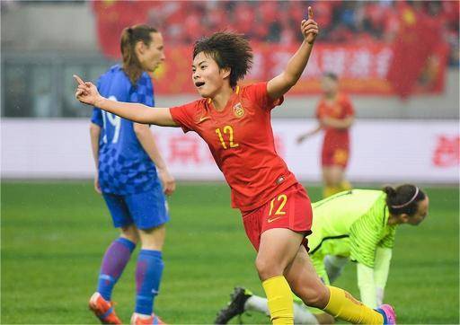 中国女足迎战俄罗斯女足：争夺国际足坛荣耀的较量