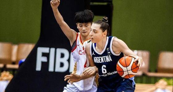 女篮世界杯对决：中国女篮U19挑战捷克女篮U19