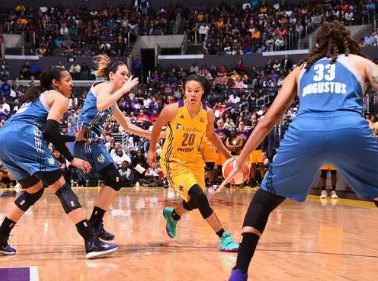 WNBA直播分析：山猫vs火花，能否捍卫主场尊严?