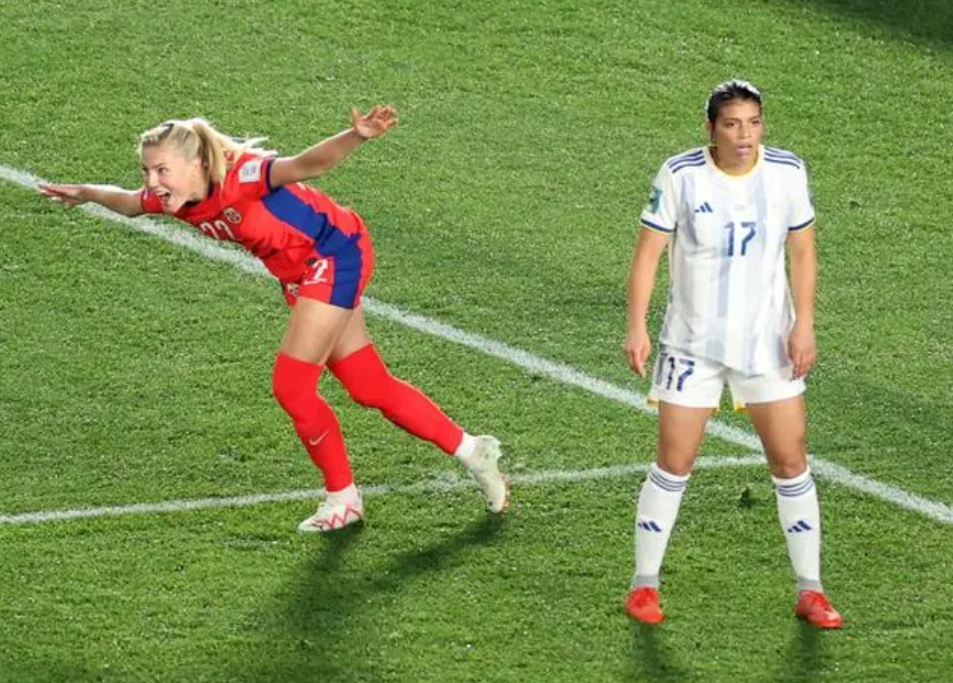挪威女足6-0菲律宾女足
