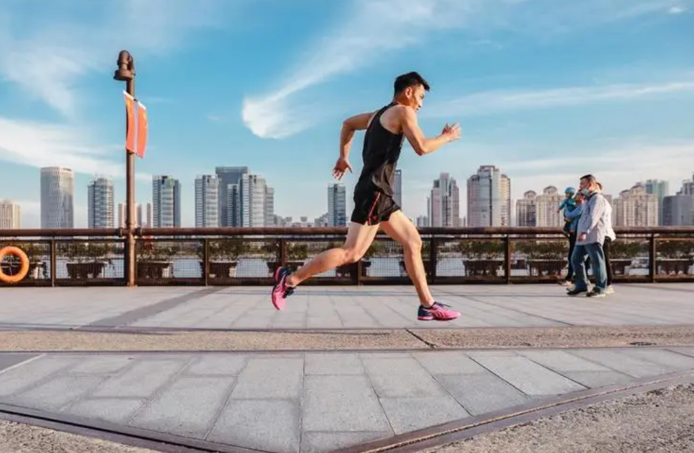 网球鞋能用来跑步吗?网球鞋可以跑步吗?