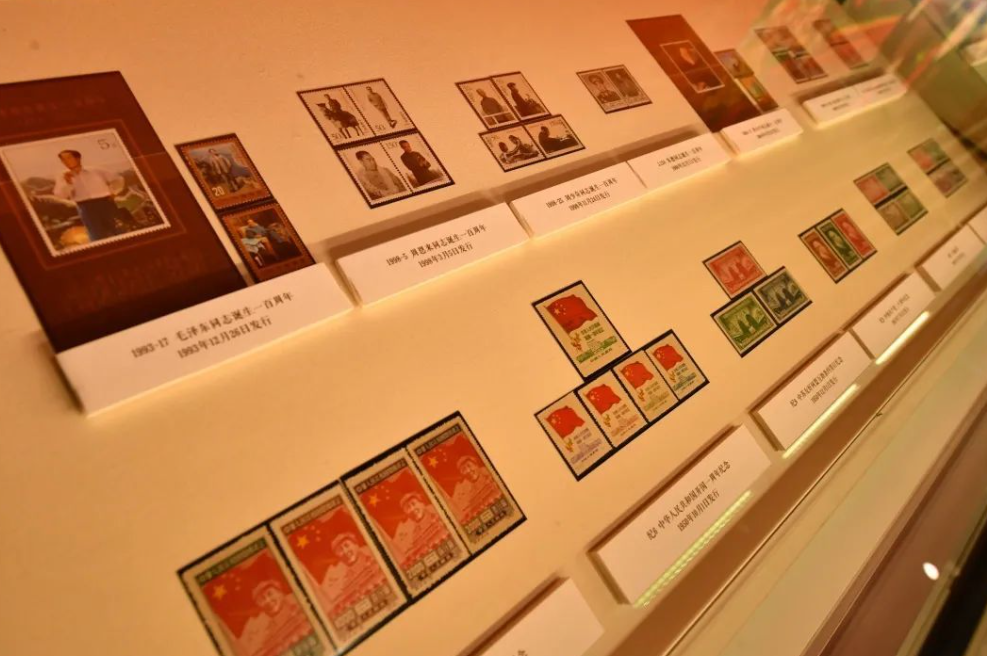 世界上举行邮票展览最早的国家是?世界上最早的国际邮点?