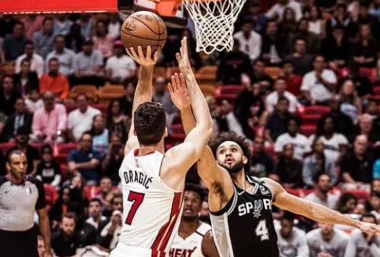 NBA季前赛推荐：马刺主场对阵热火，看好马刺主场取胜