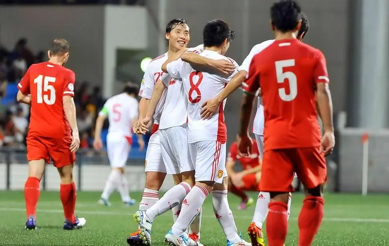 亚洲预选赛中：新加坡队和中国队的区别，谁有实力呢?